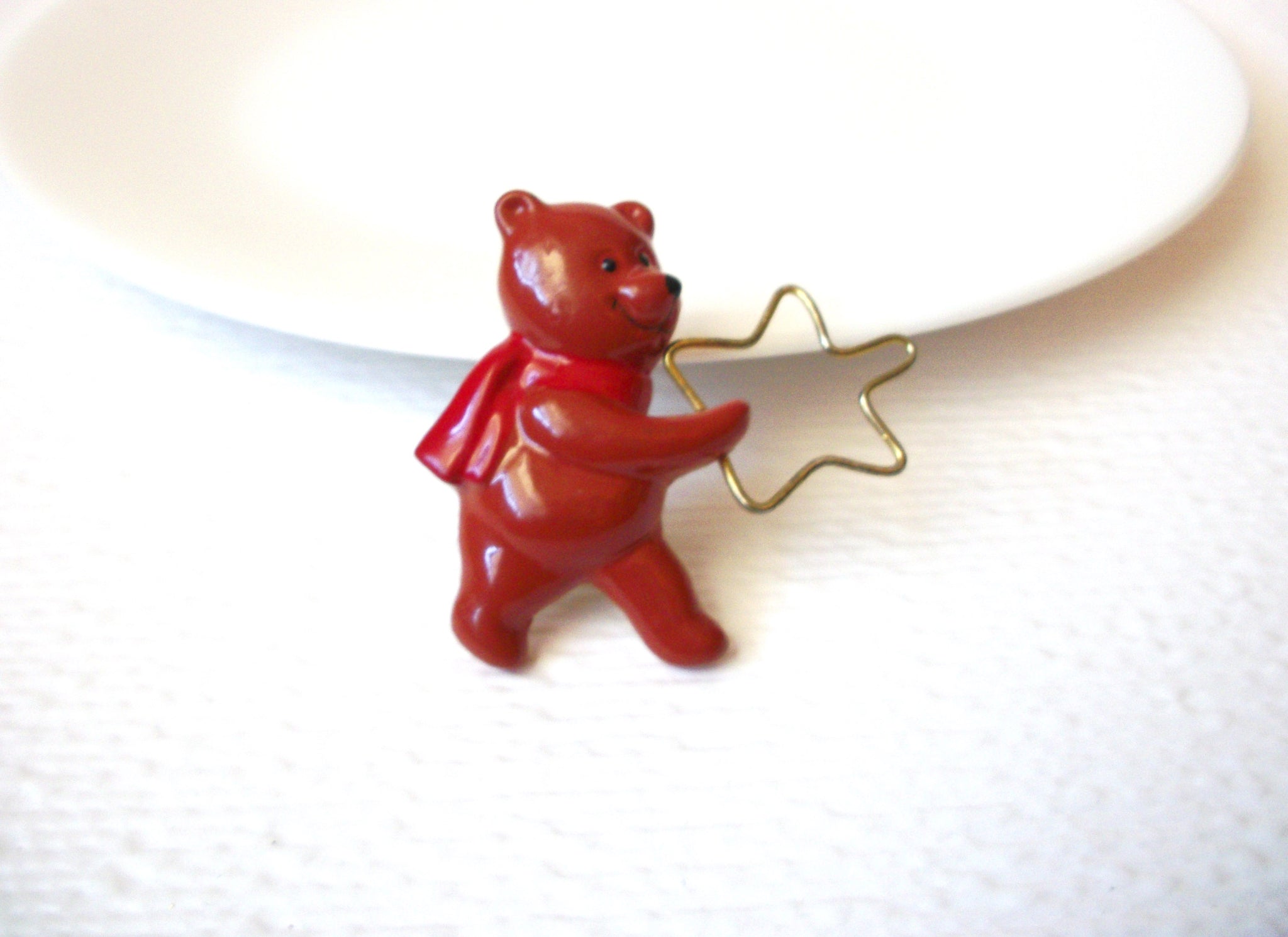 Vintage Hand Molded Winnie The Pooh Brooch Pin 102120