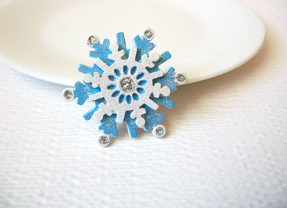 Vintage Hand Molded Snowflake Brooch Pin 102120