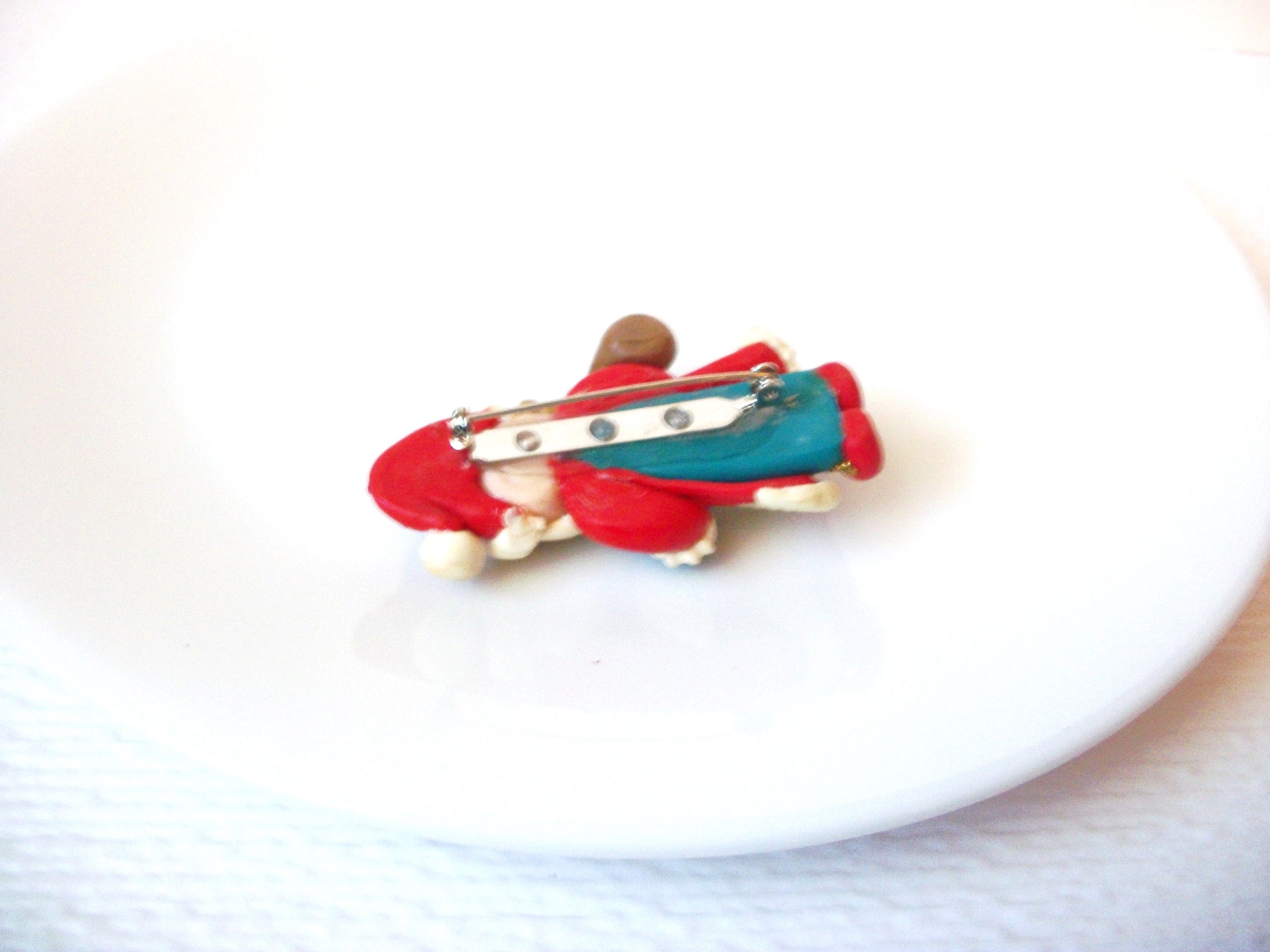 Vintage Hand Molded Santa Brooch Pin 102120