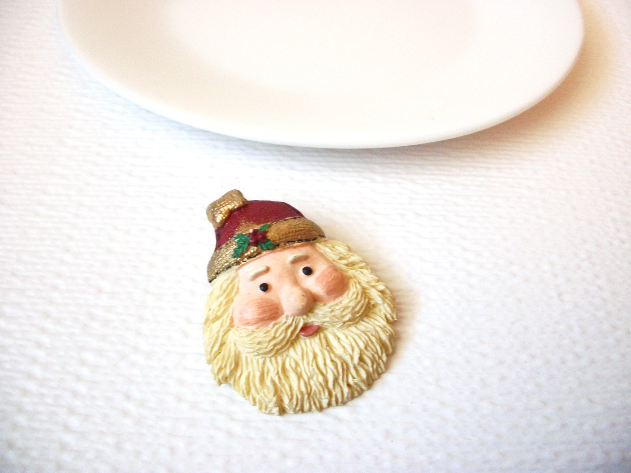 Vintage Hand Molded Santa Brooch Pin 102120