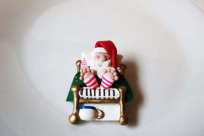 Vintage Hand Painted Santa Christmas Brooch Pin 102220