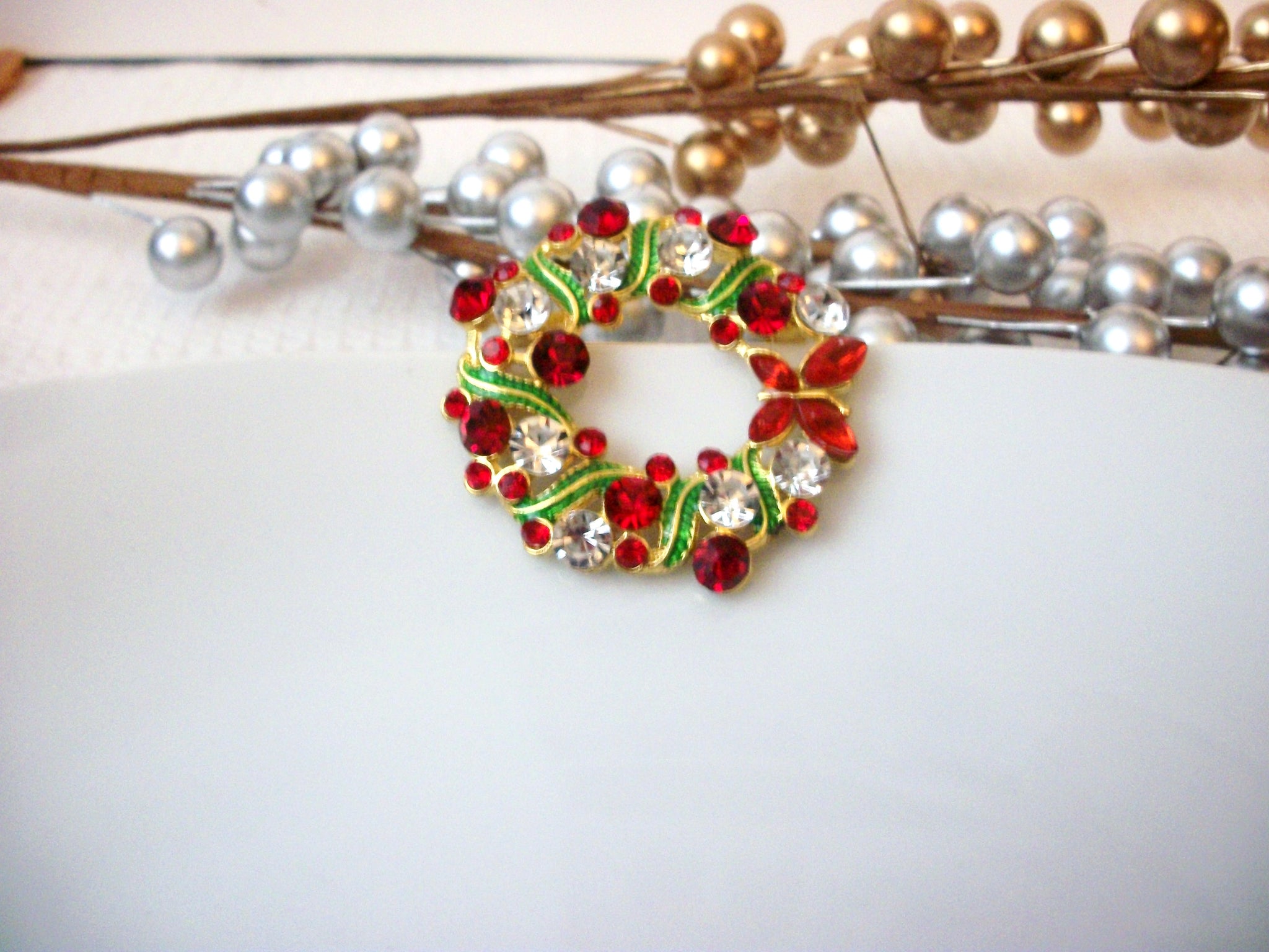 Retro Brooch, Christmas Wreath Brooch, Rhinestones Brooch, Christmas Brooch Pin S33