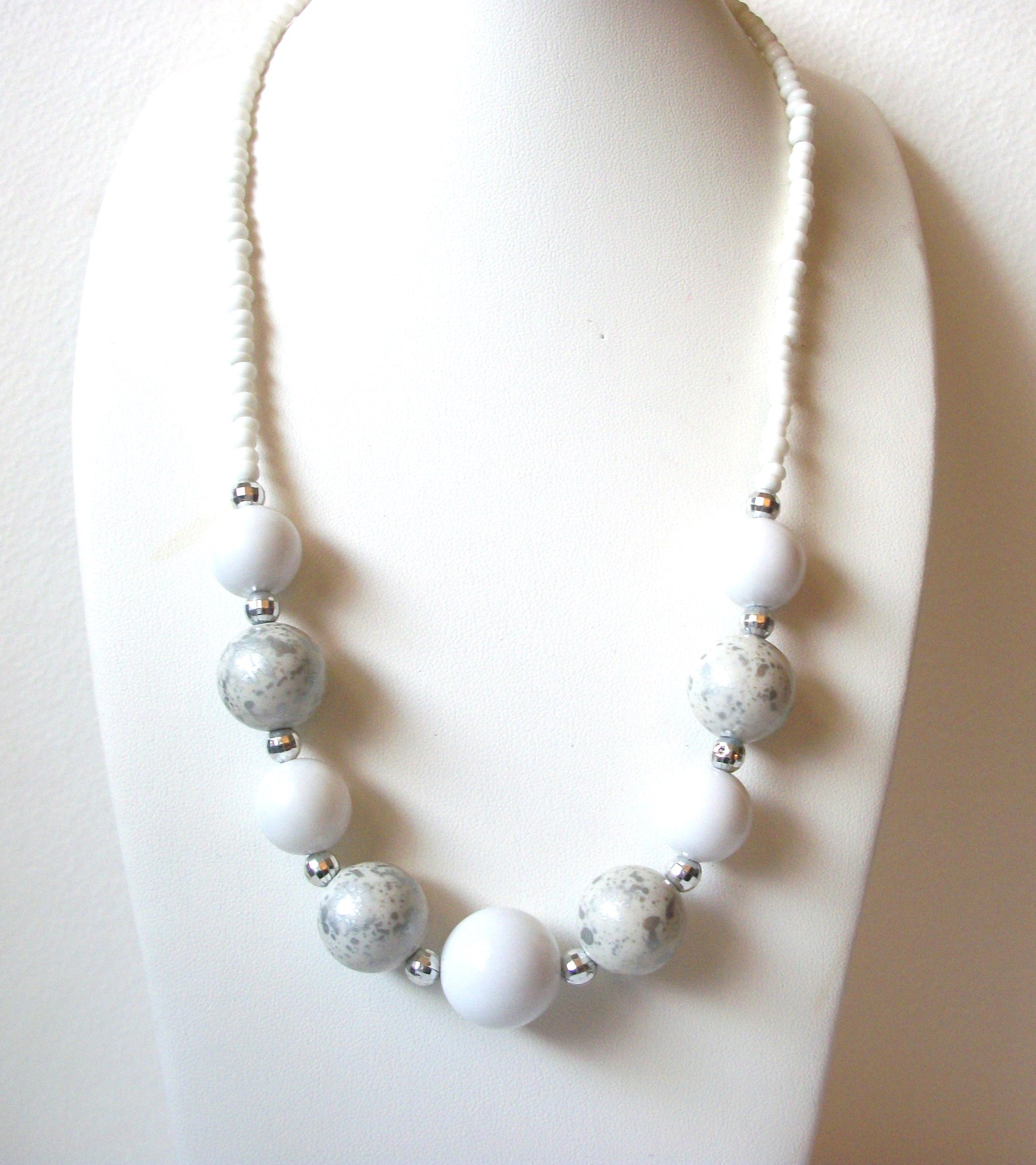 Retro Gray White Marbleized Beads Necklace 102820