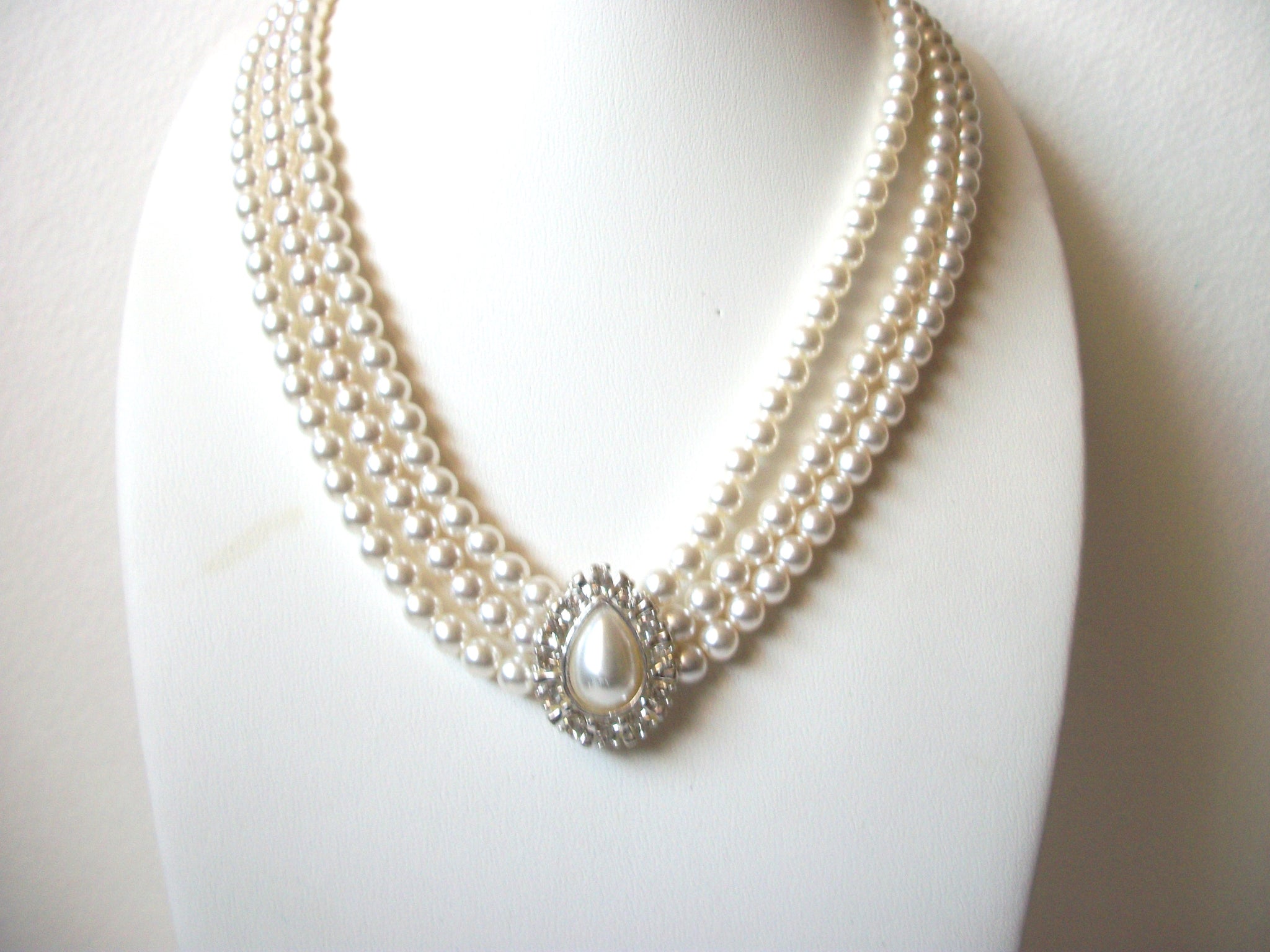 Vintage Faux Pearl Rhinestone Necklace 102920