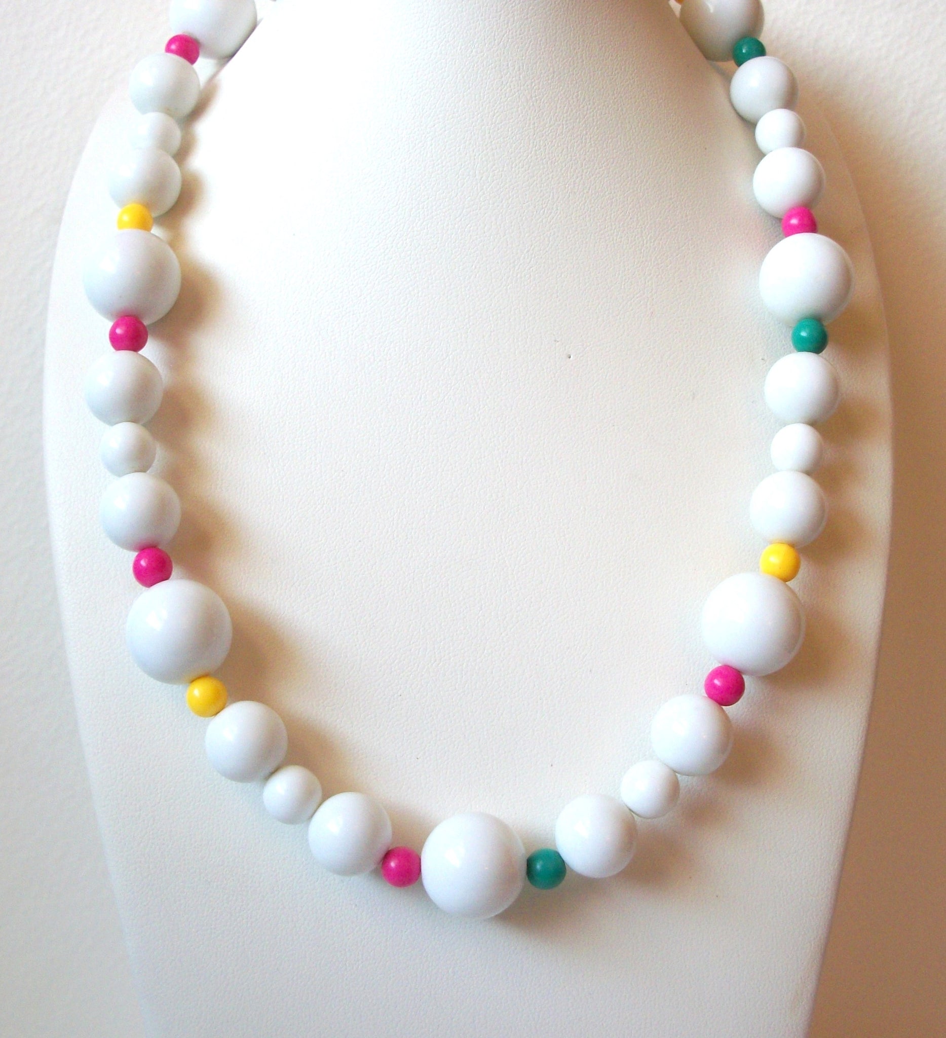 Retro Sunny White Green Yellow Pink Necklace 102920