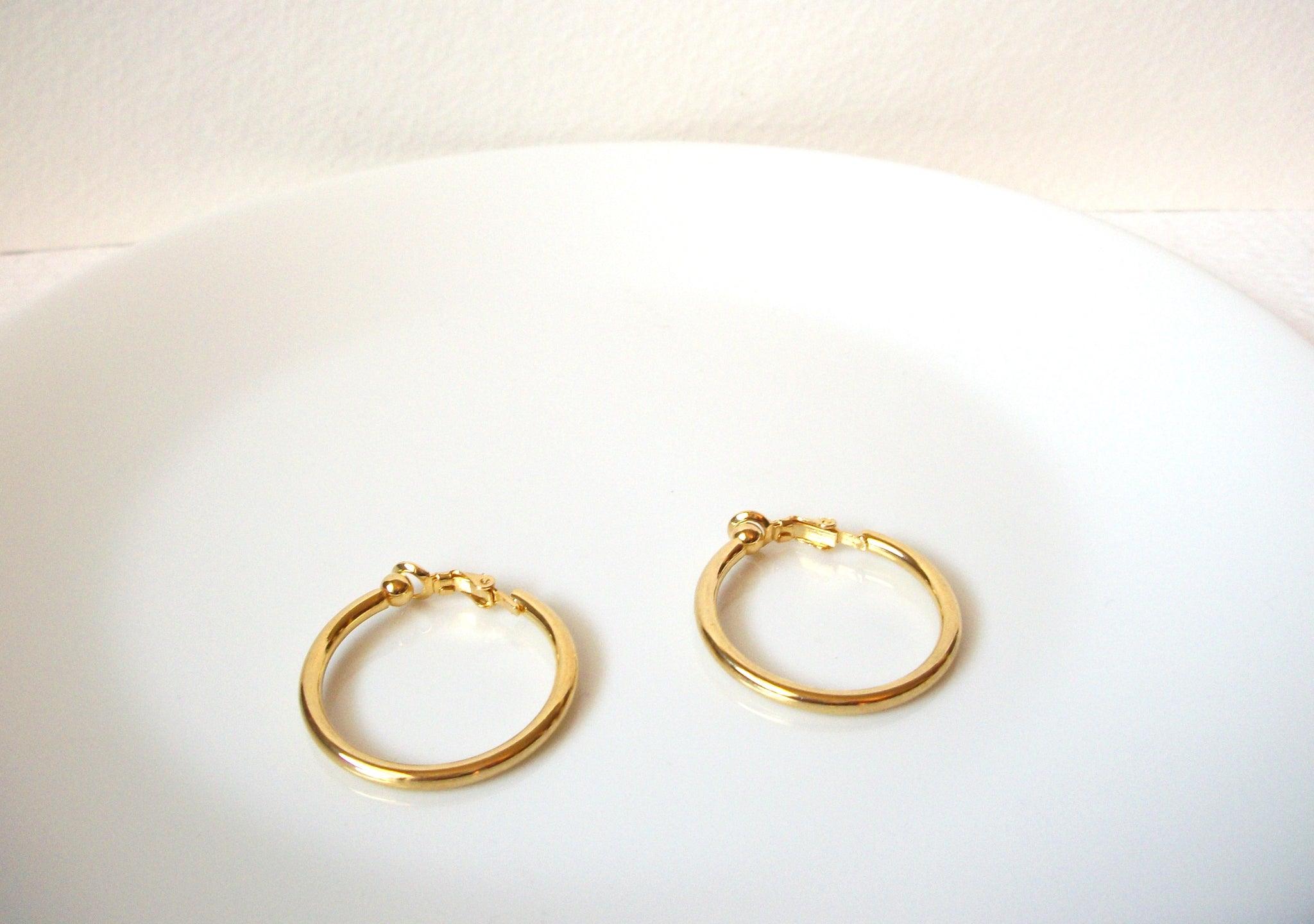 Vintage Gold Toned Hoop Earrings 103020