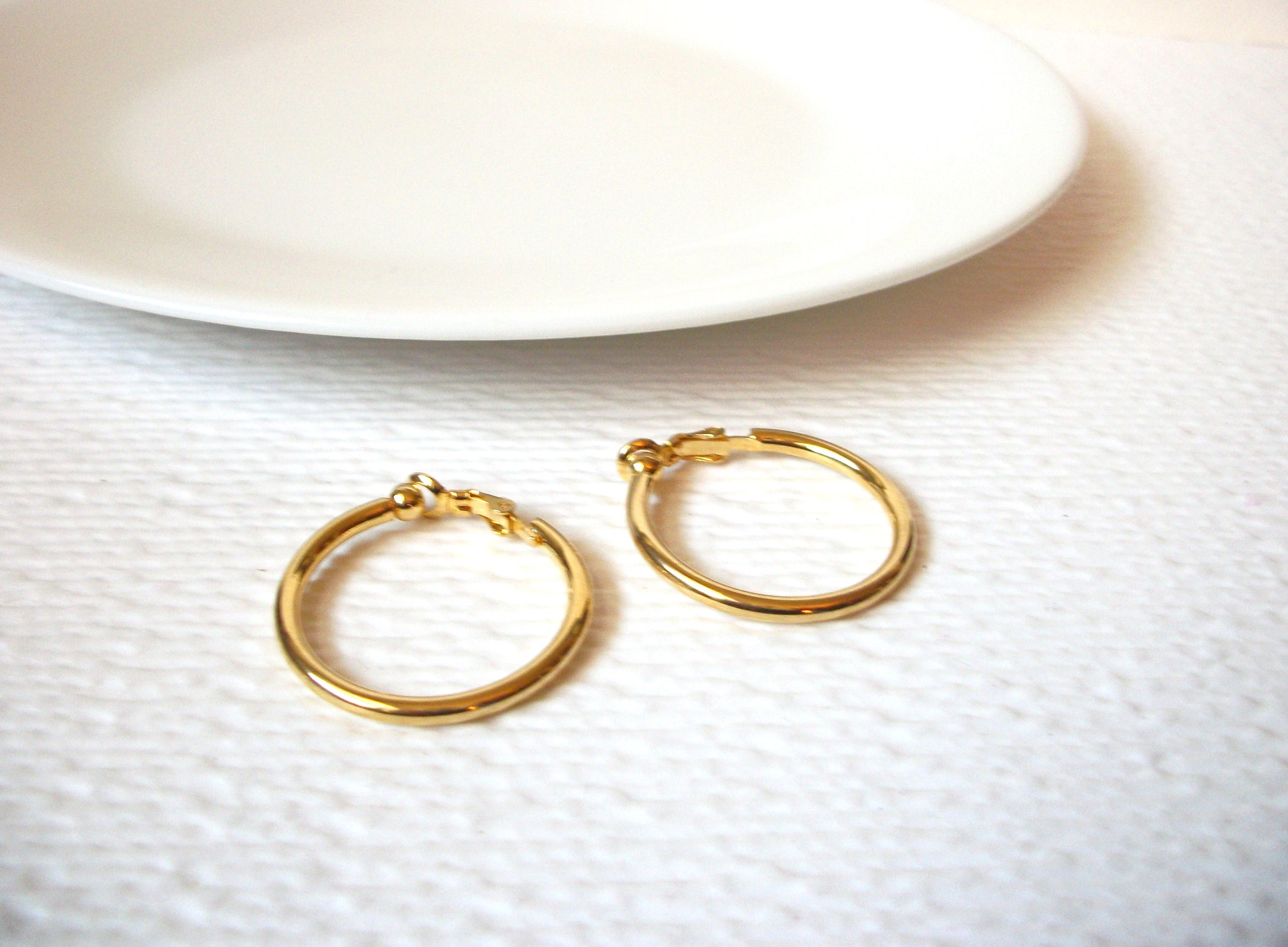 Vintage Gold Toned Hoop Earrings 103020