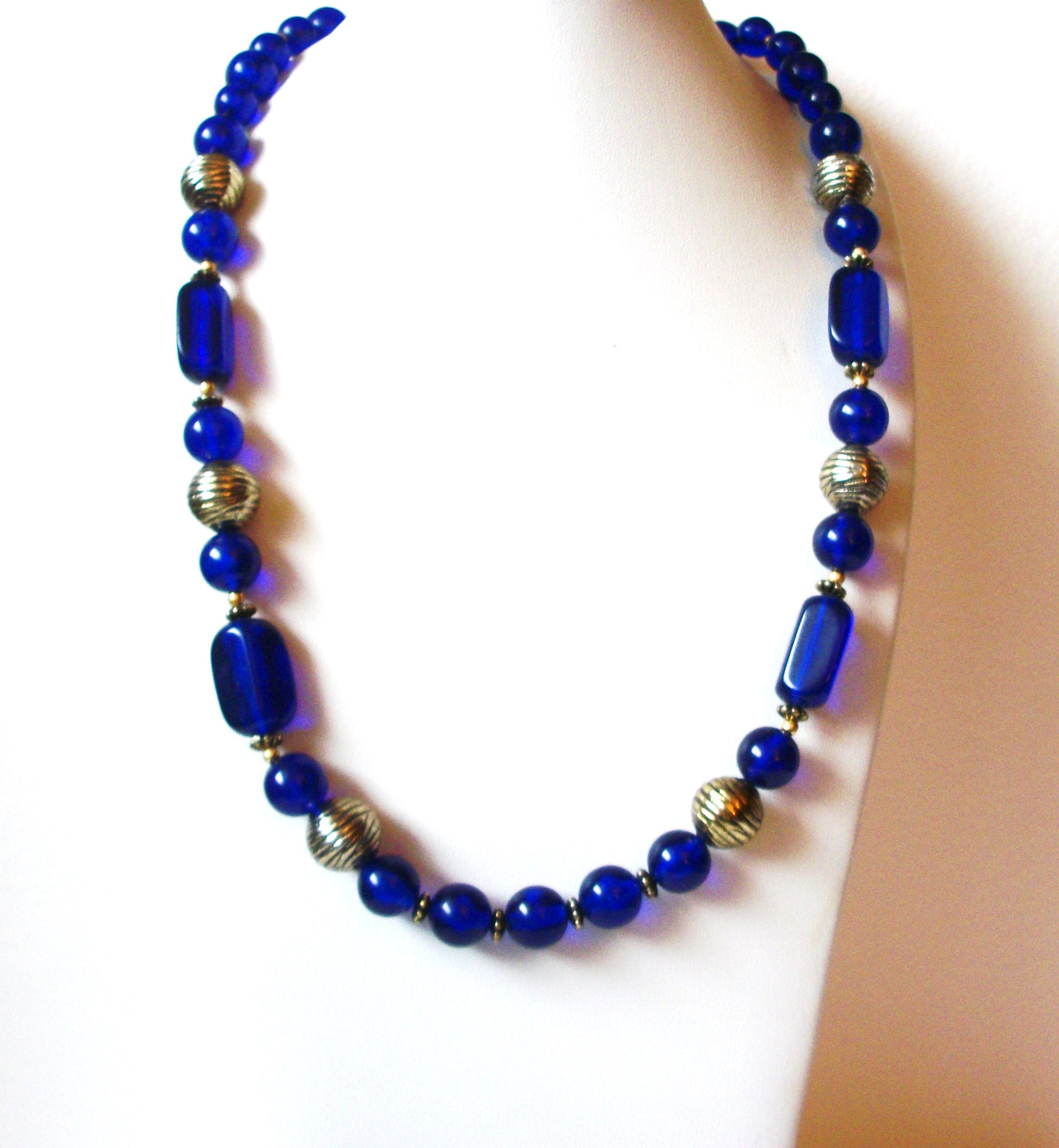 Vintage Cobalt Blue Lucite Necklace 103020