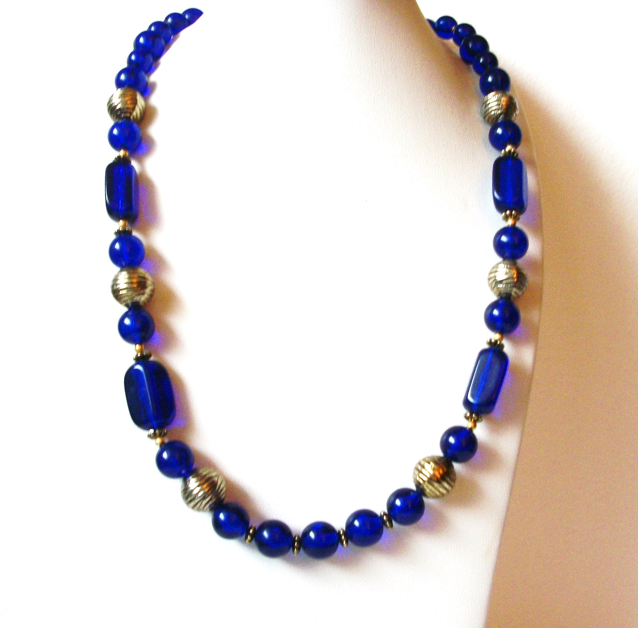 Vintage Cobalt Blue Lucite Necklace 103020