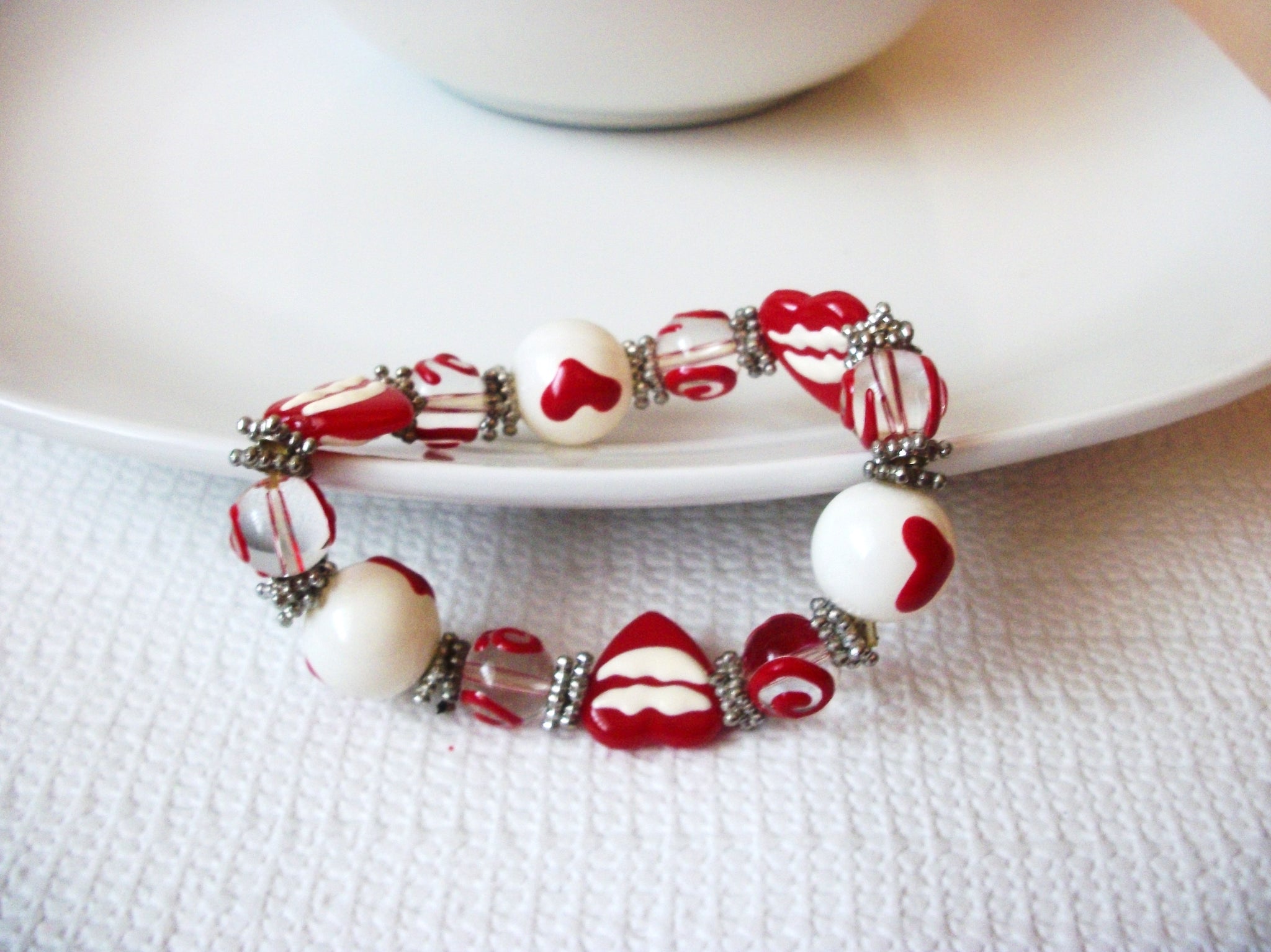 Hand Painted Glass Beads, Hearts Love Valentine Stretch Bracelet 82516