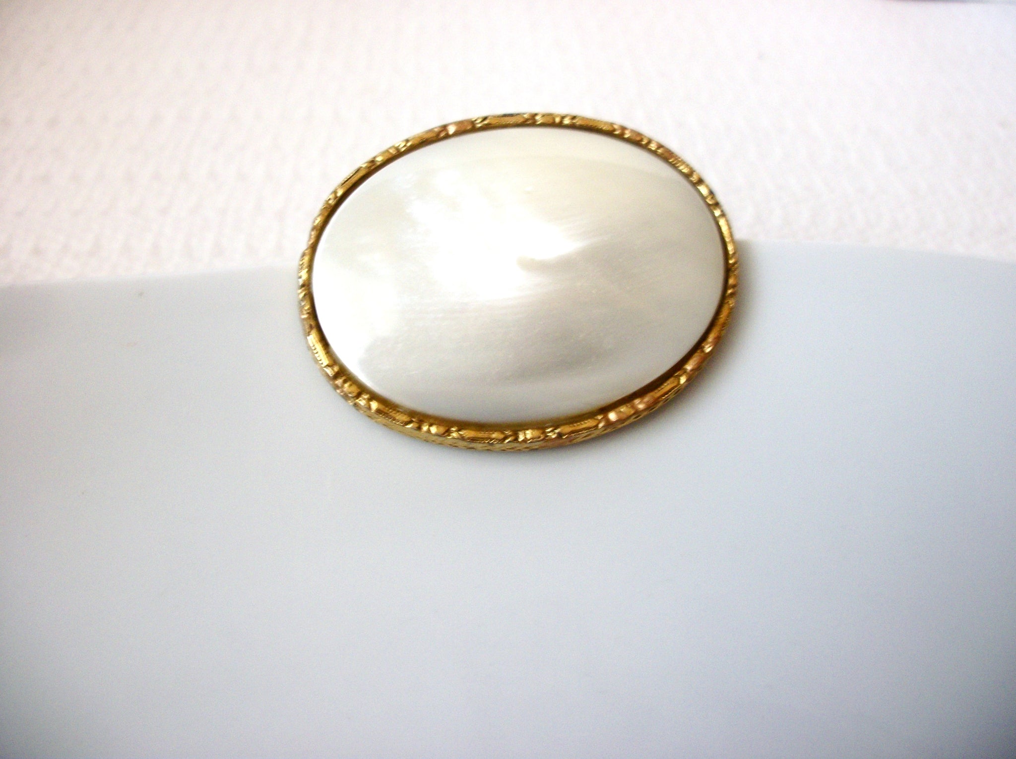 Mother Of Pearl Brooch 112916