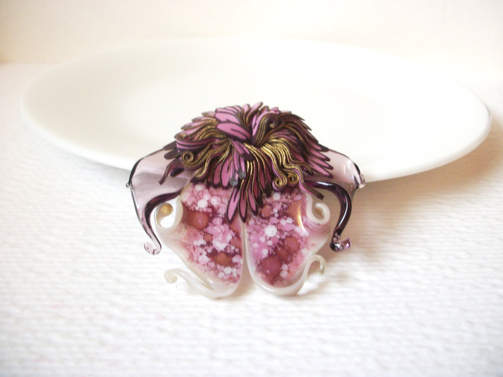 Vintage Fantasy Glass Brooch Pin 110320