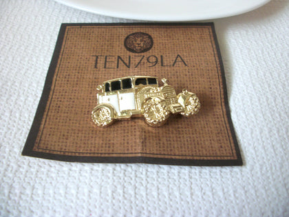 Vintage Car Brooch 41120
