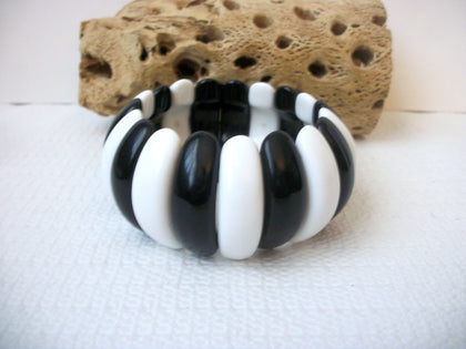 Vintage Chunky Lucite Plastic Bracelet 8316