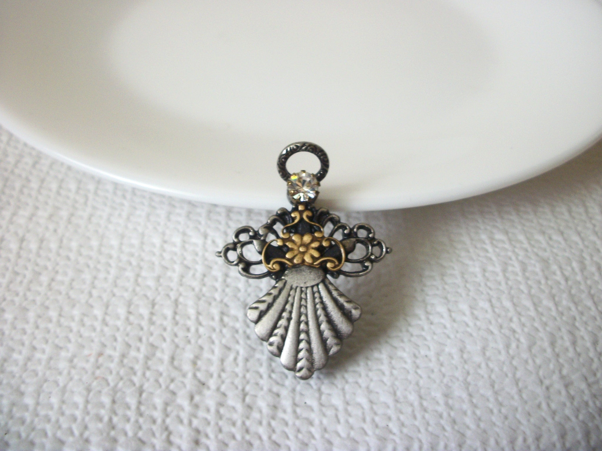 Vintage Guardian Angel Brooch 41120