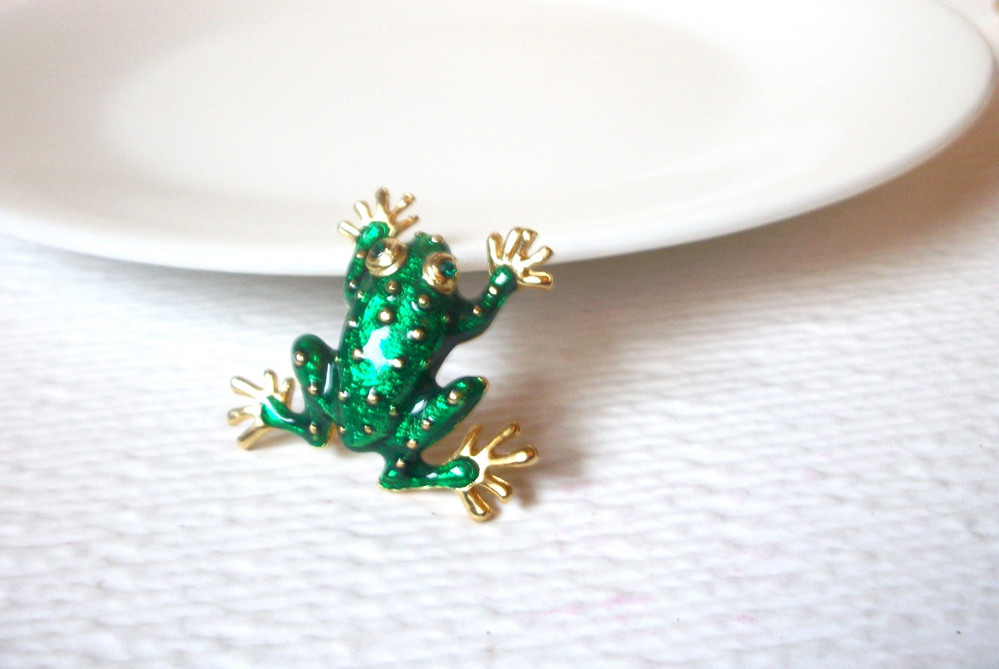 Vintage Frog Brooch Pin 110620