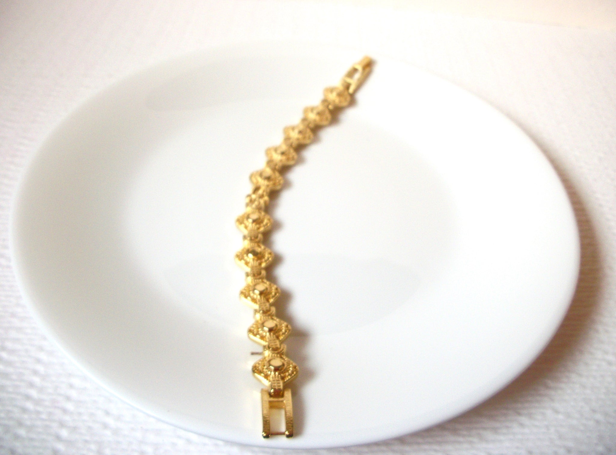 Vintage CHINA Gold Toned Bracelet 110720