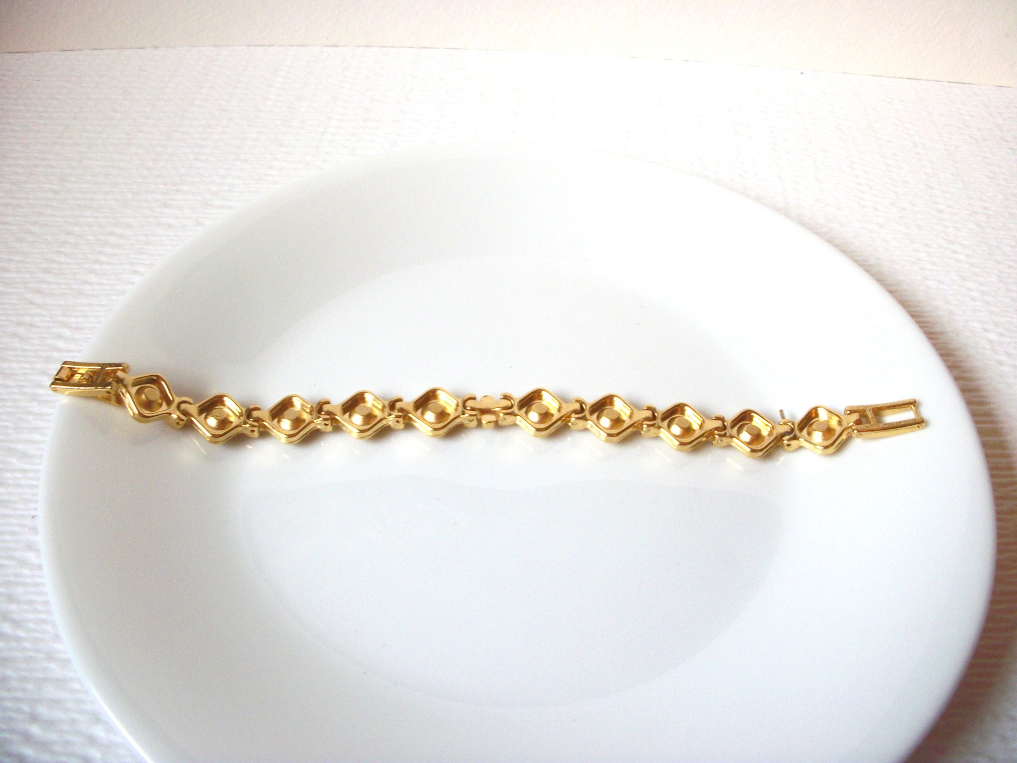 Vintage CHINA Gold Toned Bracelet 110720