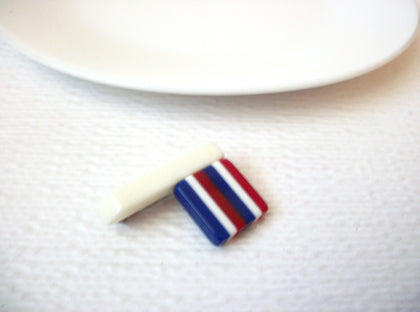 Vintage Lucite Flag Brooch Pin 110520