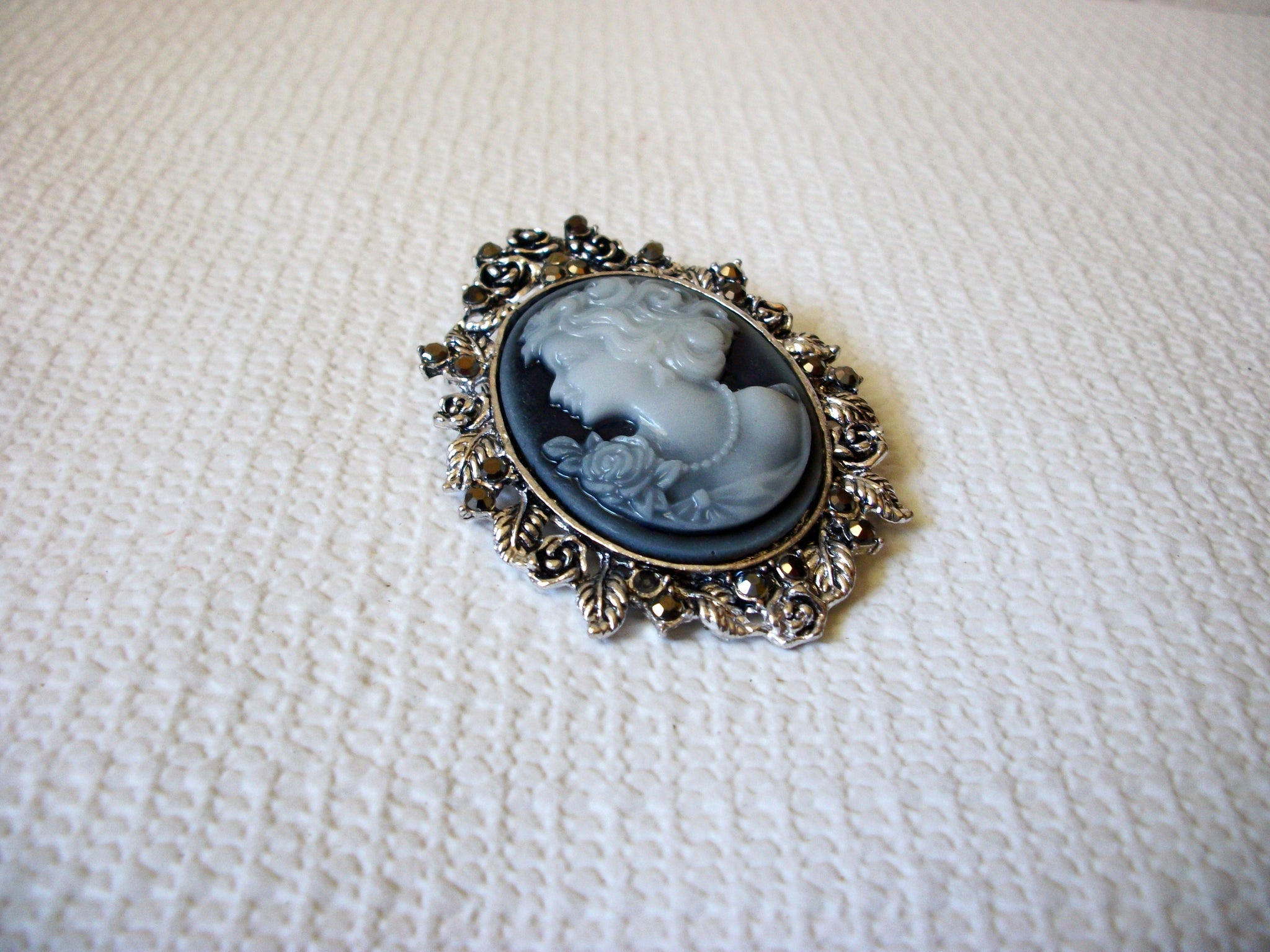 Cameo Bejeweled Brooch 41220