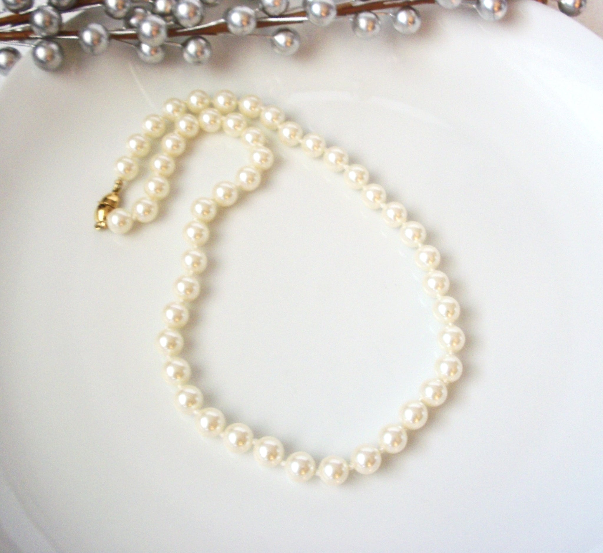 MONET faux pearl necklace/necklace/early jewelry/American antique jewelry -  Shop Hale-Jewelry Chokers - Pinkoi