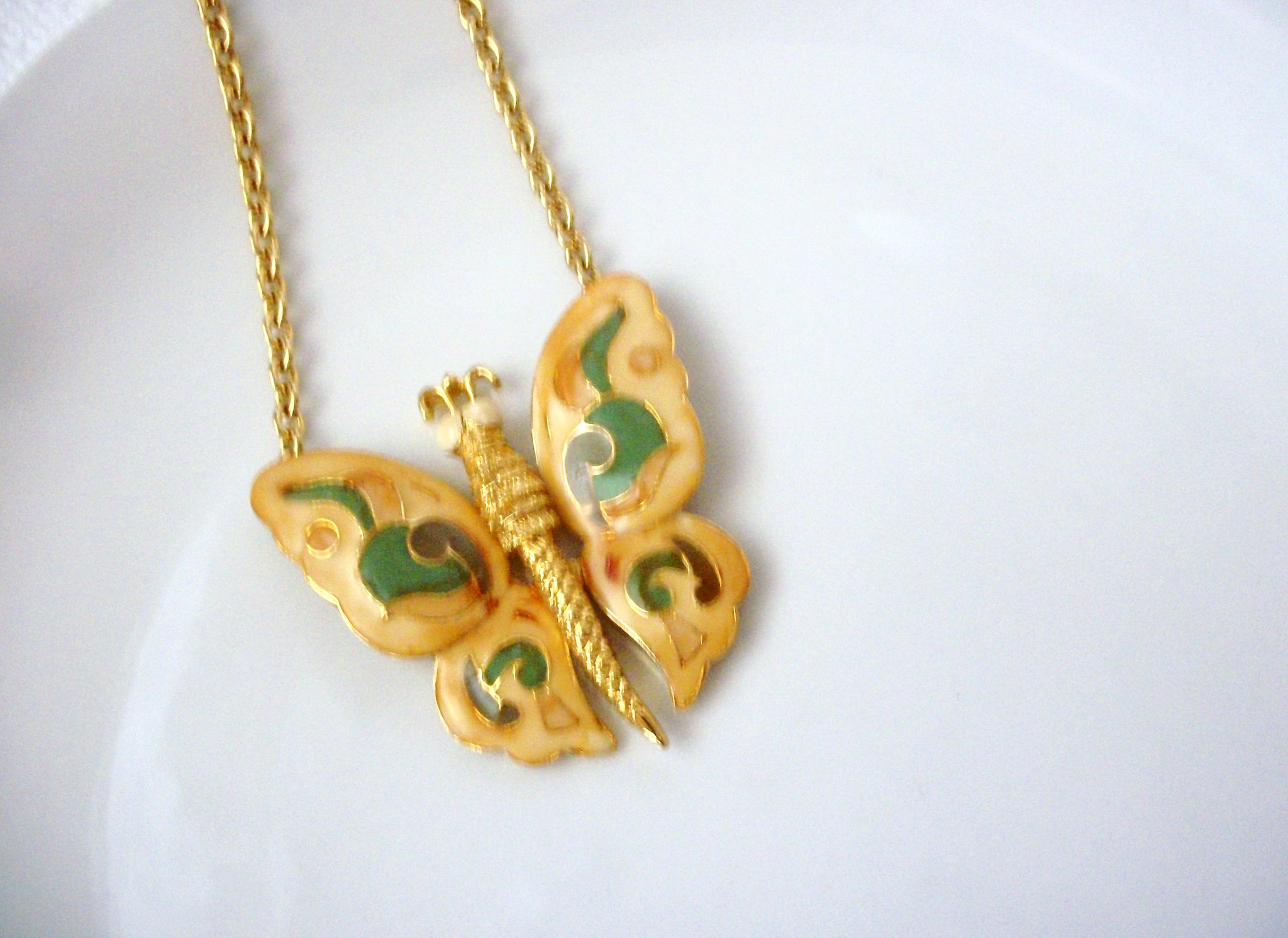 Retro Butterfly Necklace 72116A
