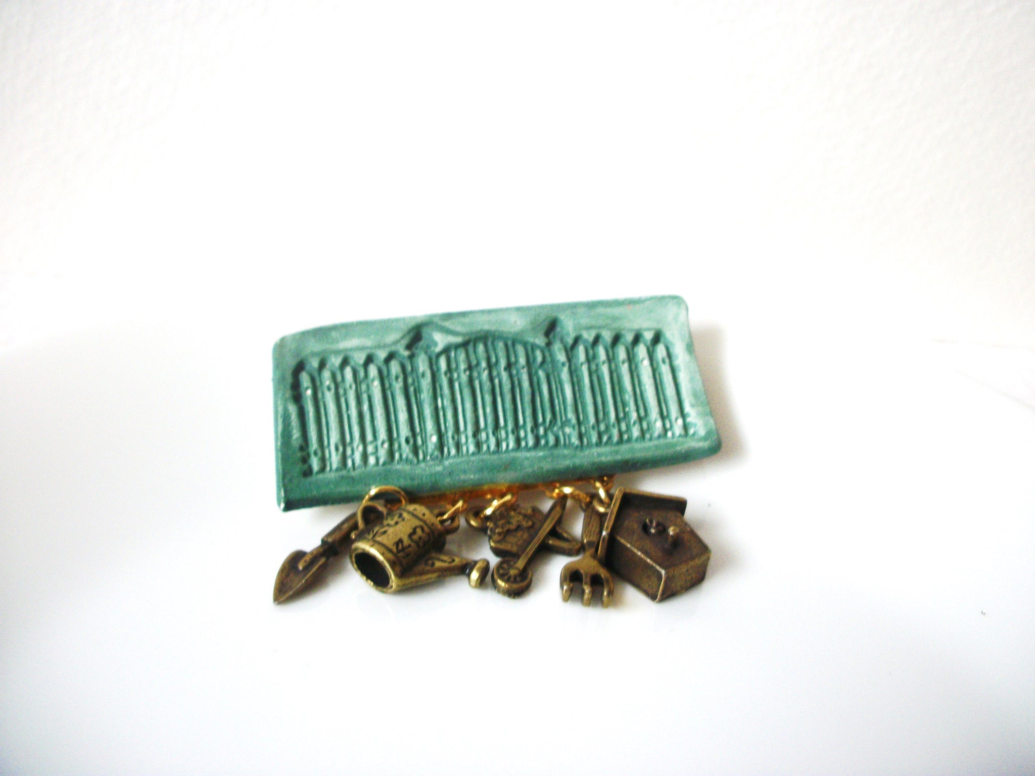 Vintage Ceramic Gardner Brass Brooch Pin 110520