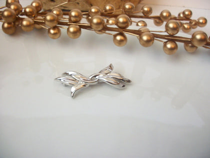 Vintage MONET Bow Tie Pin Brooch 72116A