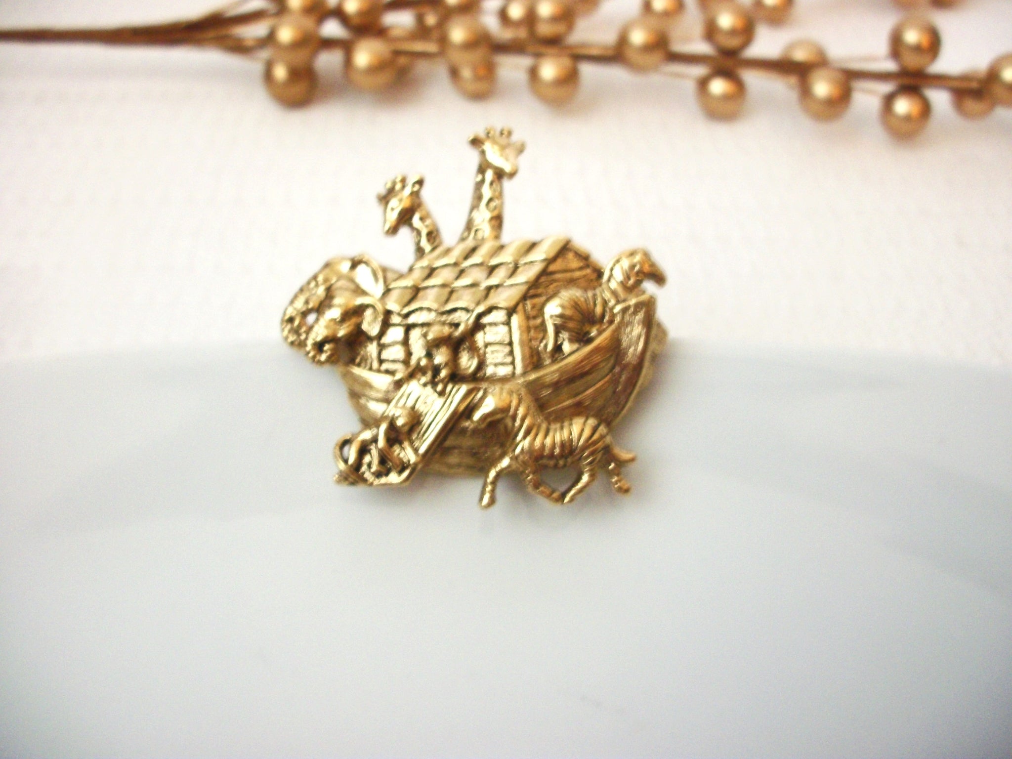 Vintage Noahs Ark Brooch Pin 72116B