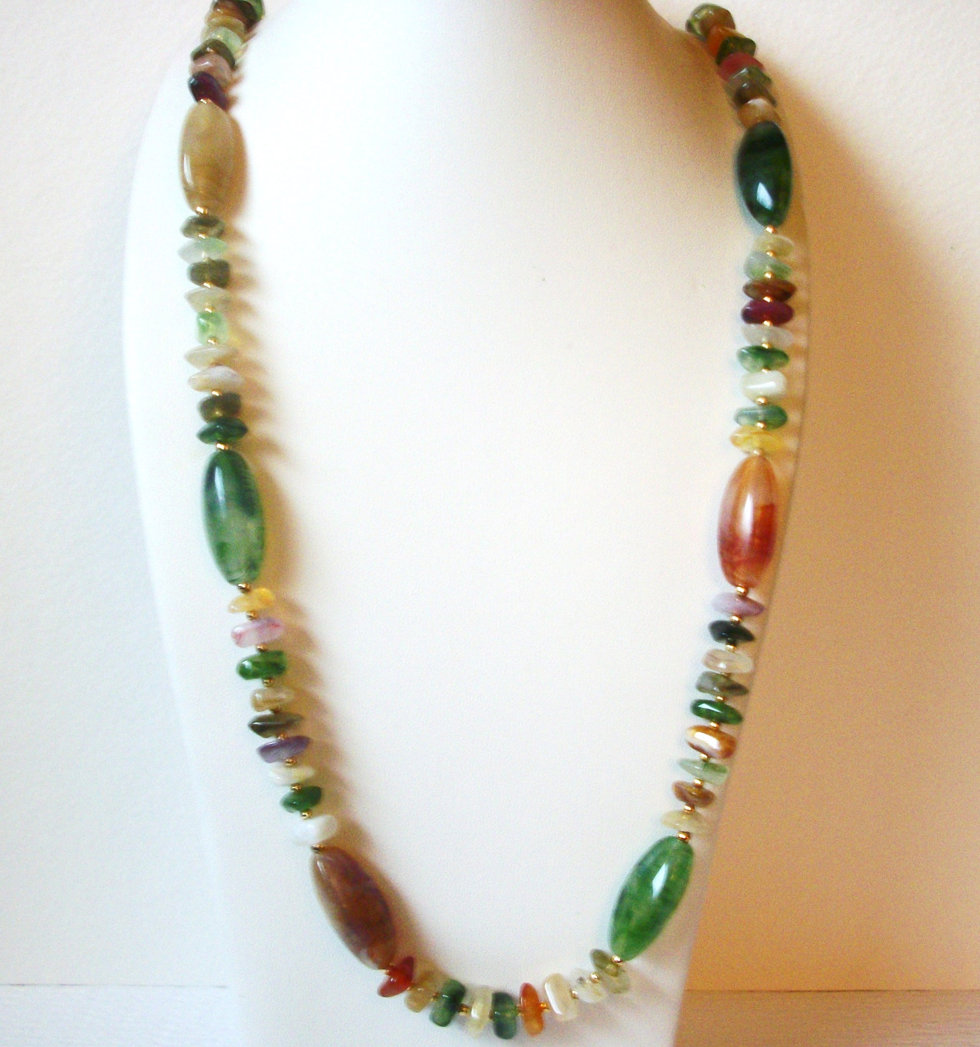 Vintage Lucite Necklace 110720