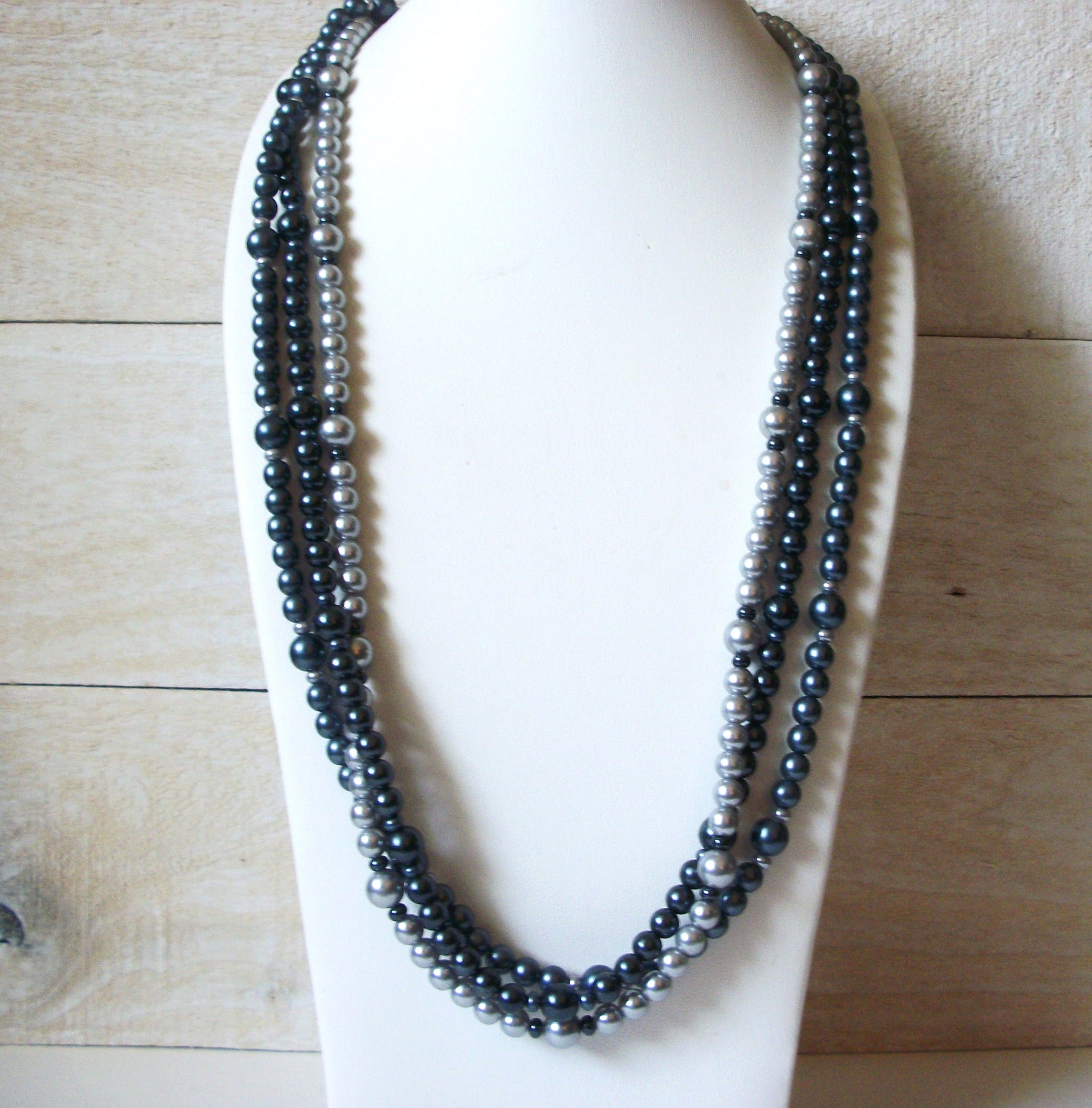 Shades Of Gray Glass Beads Necklace 41720