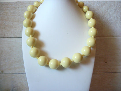 Retro Pale Yellow Chunky Necklace 41820