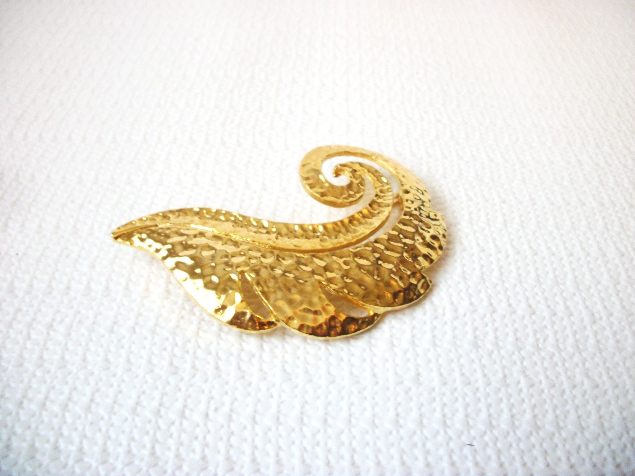 Vintage Large Hammered Feather Brooch Pin 72116D