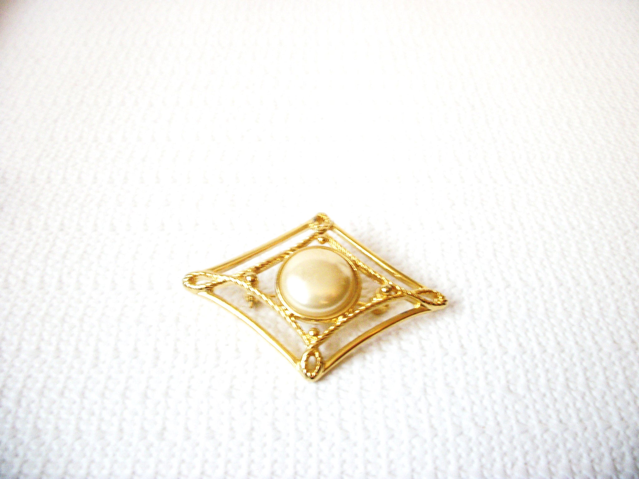MONET Gold Toned Faux Pearl Brooch Pin 82117