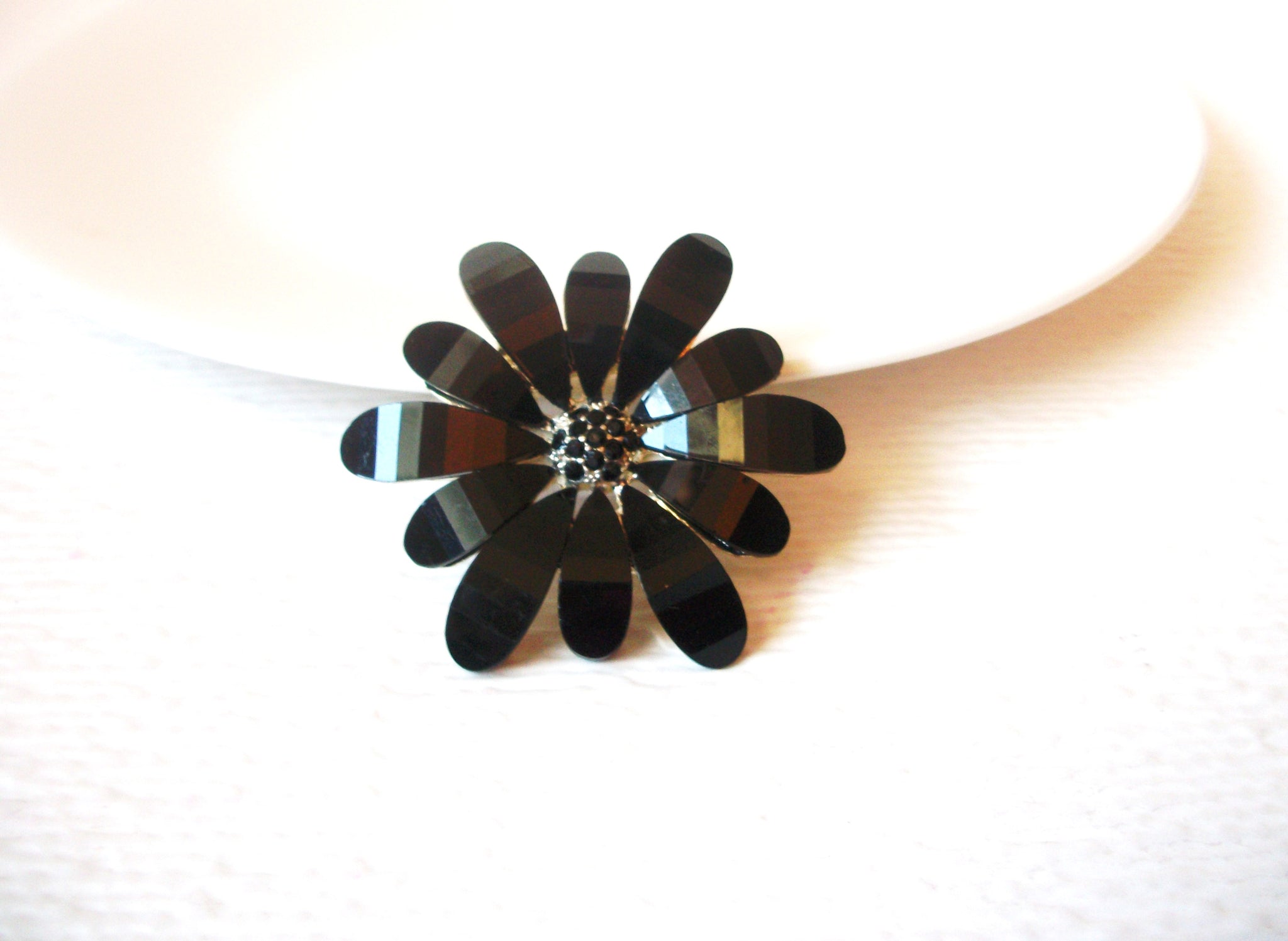 Retro 1980s Black Flower Brooch Pin 111120