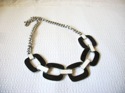 Retro Black White Necklace 42520