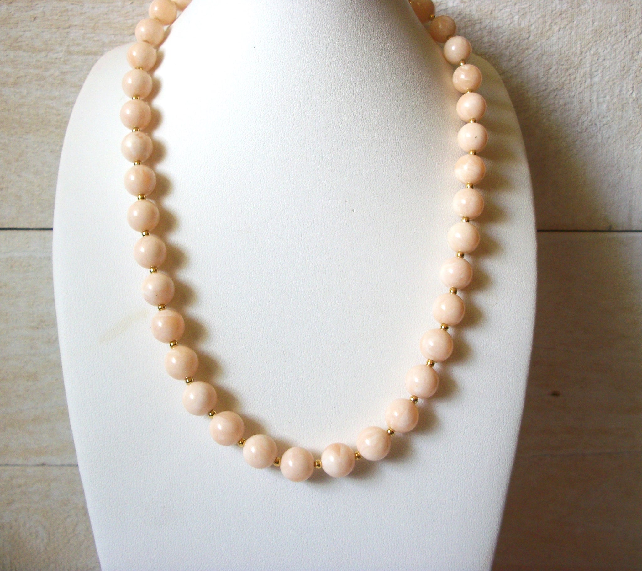 Retro Pale Coral Necklace 42520