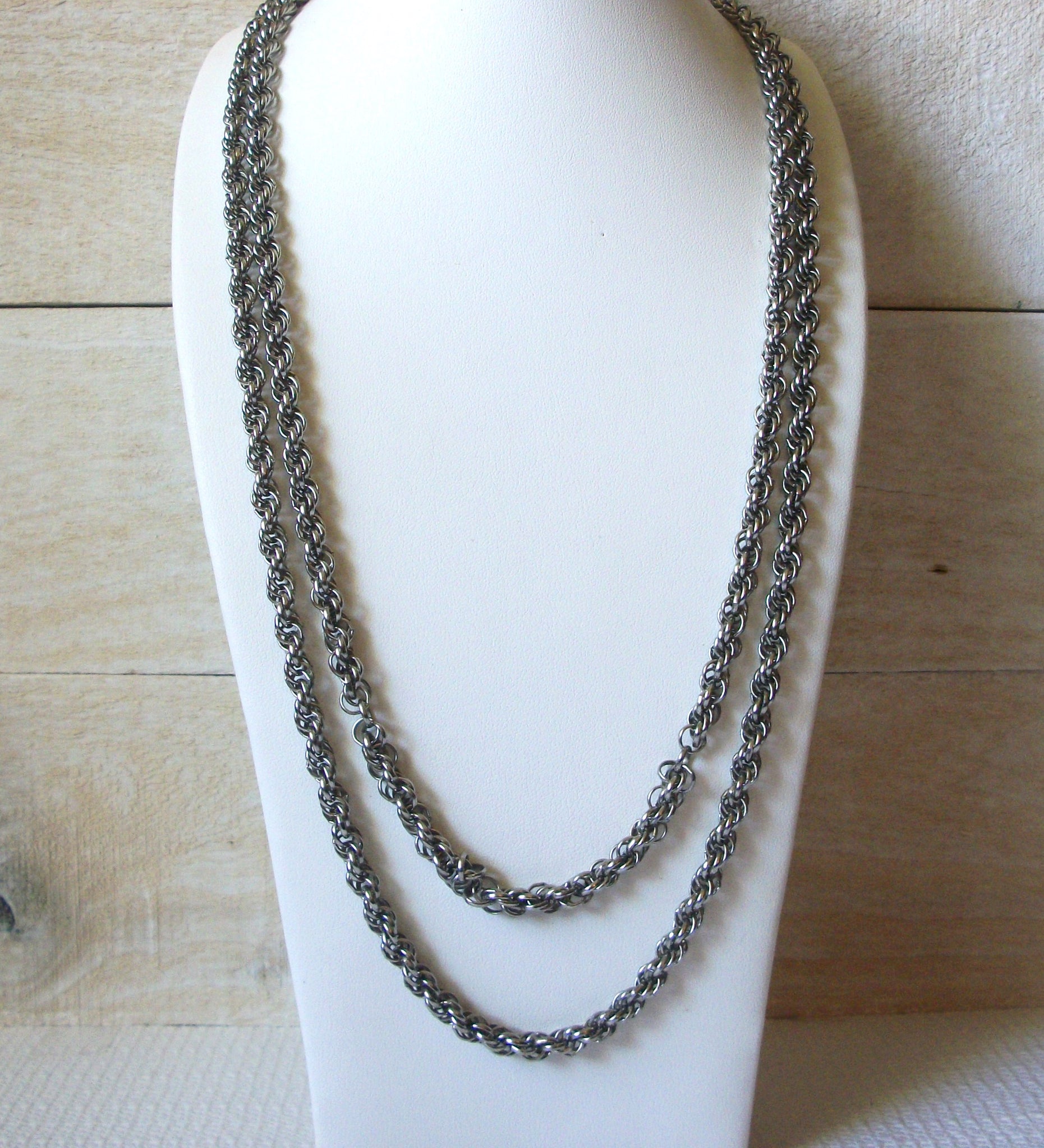 1960s Vintage Silver Toned Necklace 42520