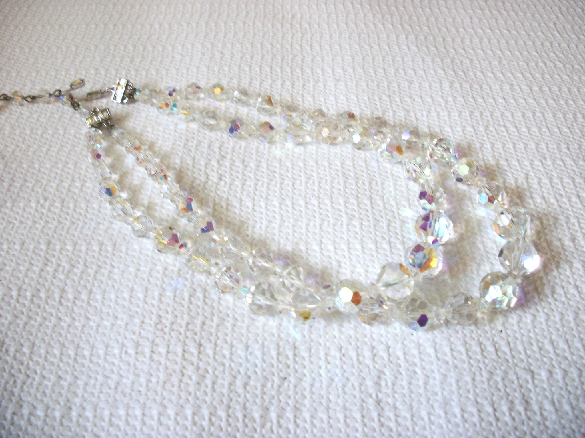 Vintage 1950s Aurora Borelias Glass Necklace 41920