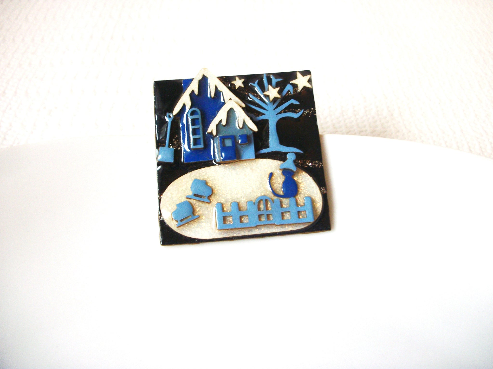 Rare LUCINDA House Pins, Kitty Having Fun Lucinda Pins 70616