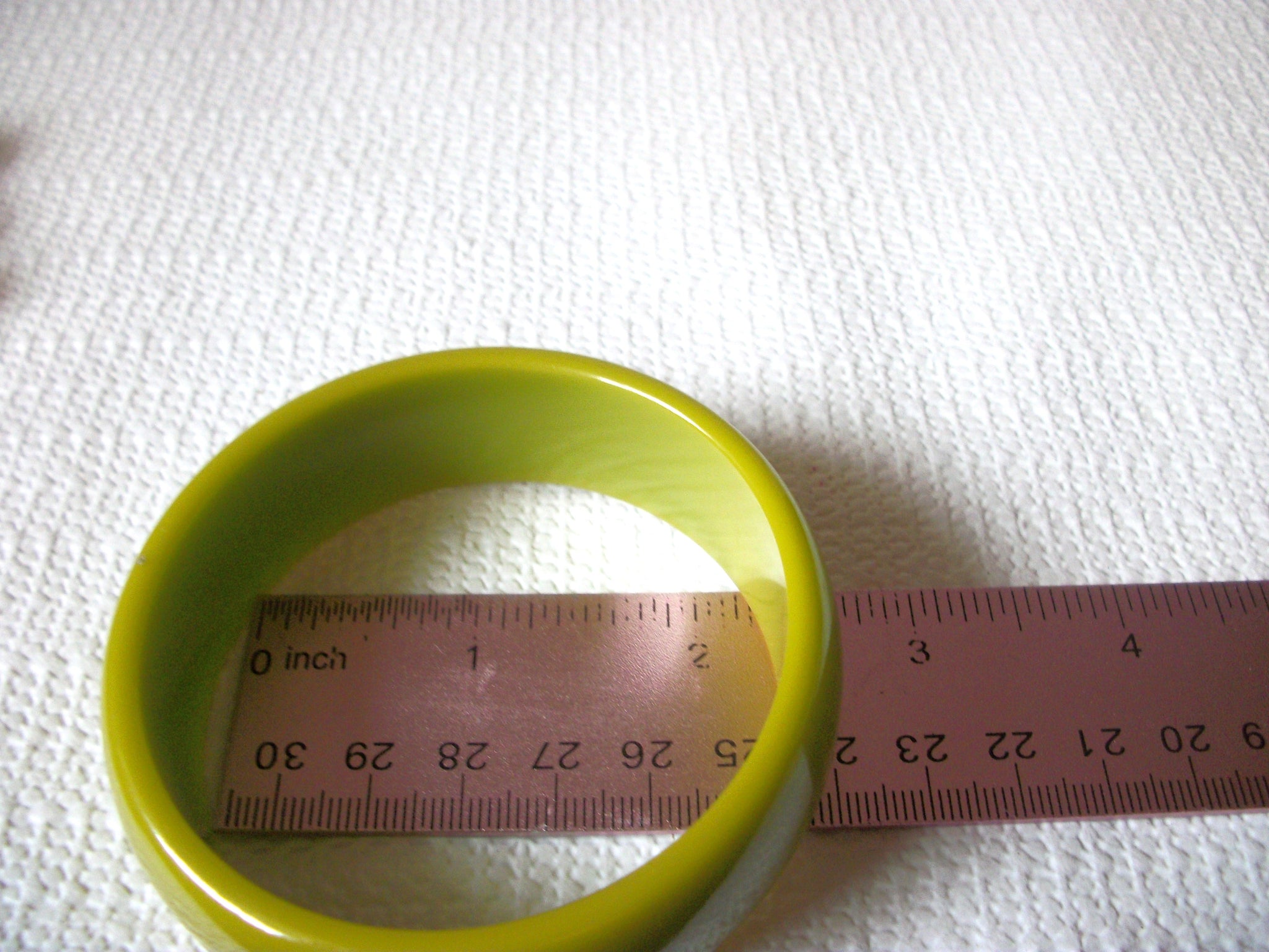 Retro Olive Lucite Bangle 42820