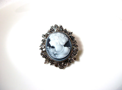 Vintage Cameo Brooch Pin 111320