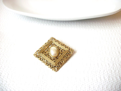 Vintage Damask Gold Toned Brooch, Faux Pearl Brooch Pin 113016