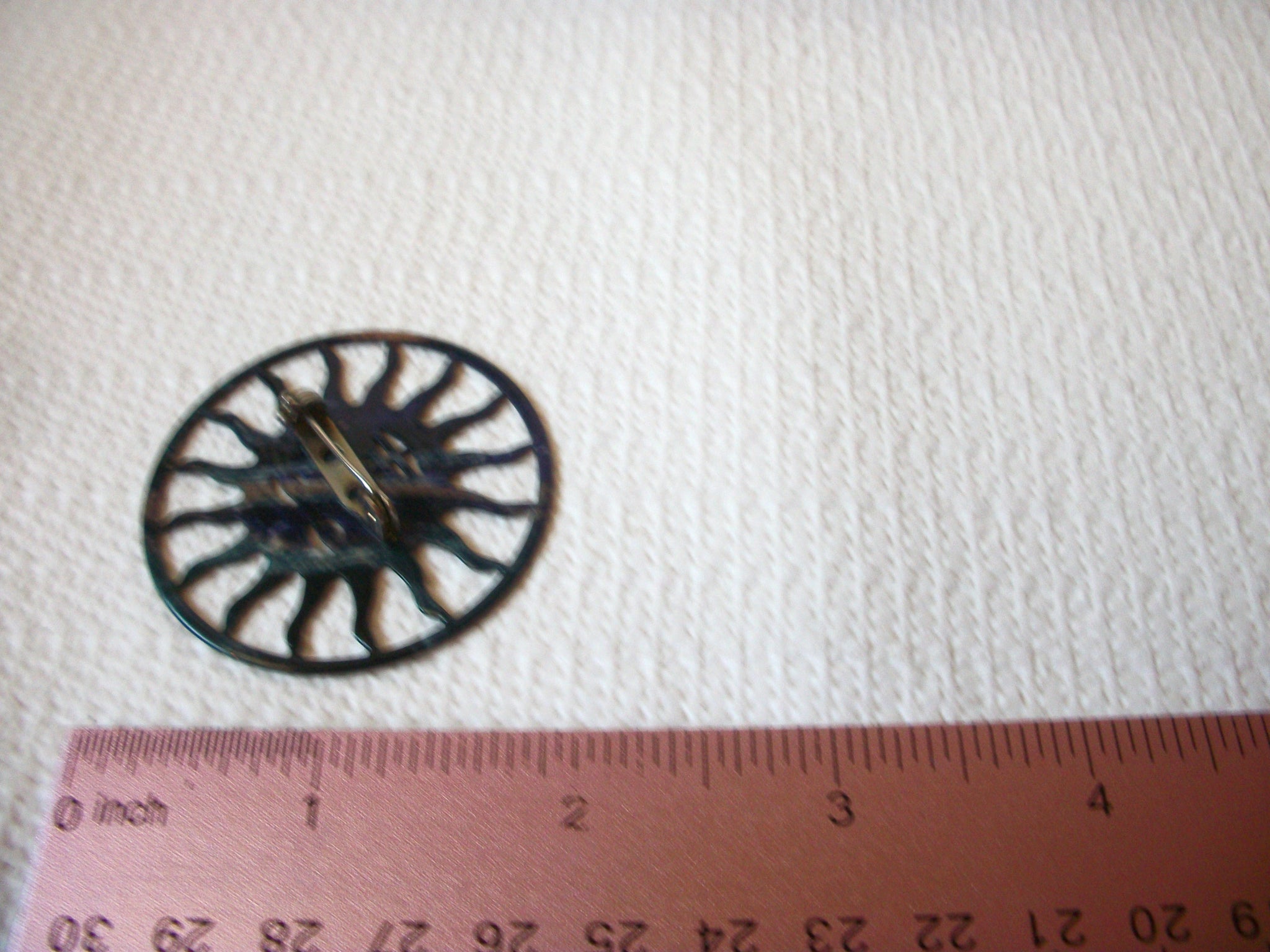 Vintage Metal Sun Brooch Pin 41517