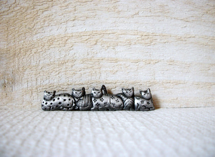 JJ Stamped Cats Brooch 50220