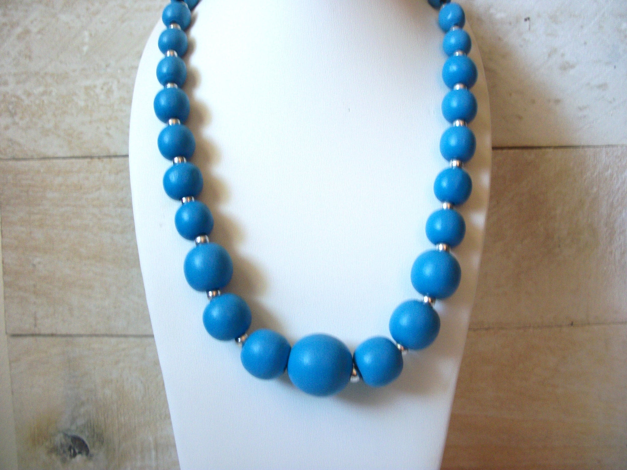 Vintage Blue Wood Necklace 50220