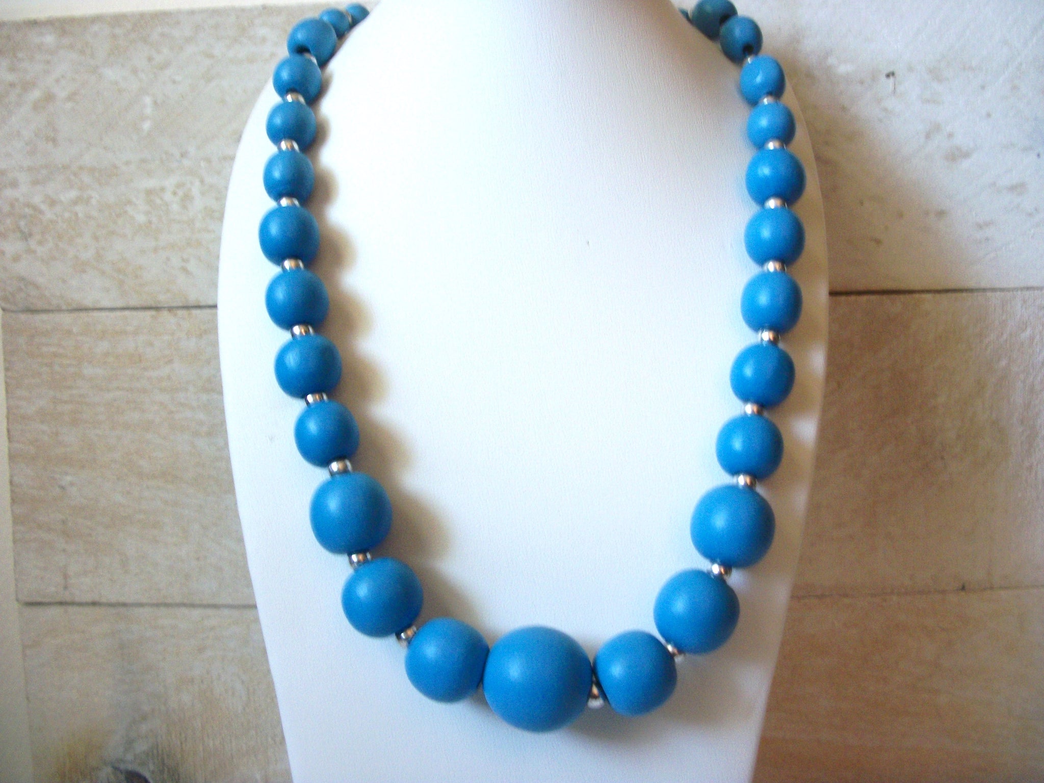 Vintage Blue Wood Necklace 50220