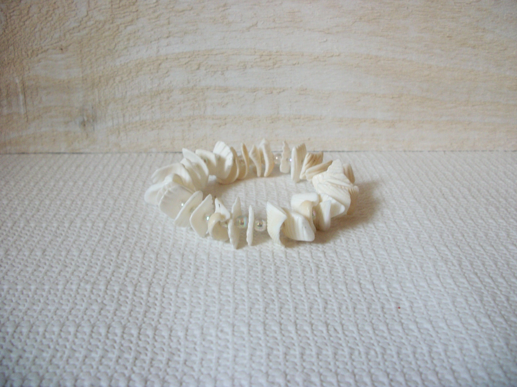 Retro Plastic Shell Bracelet 50420