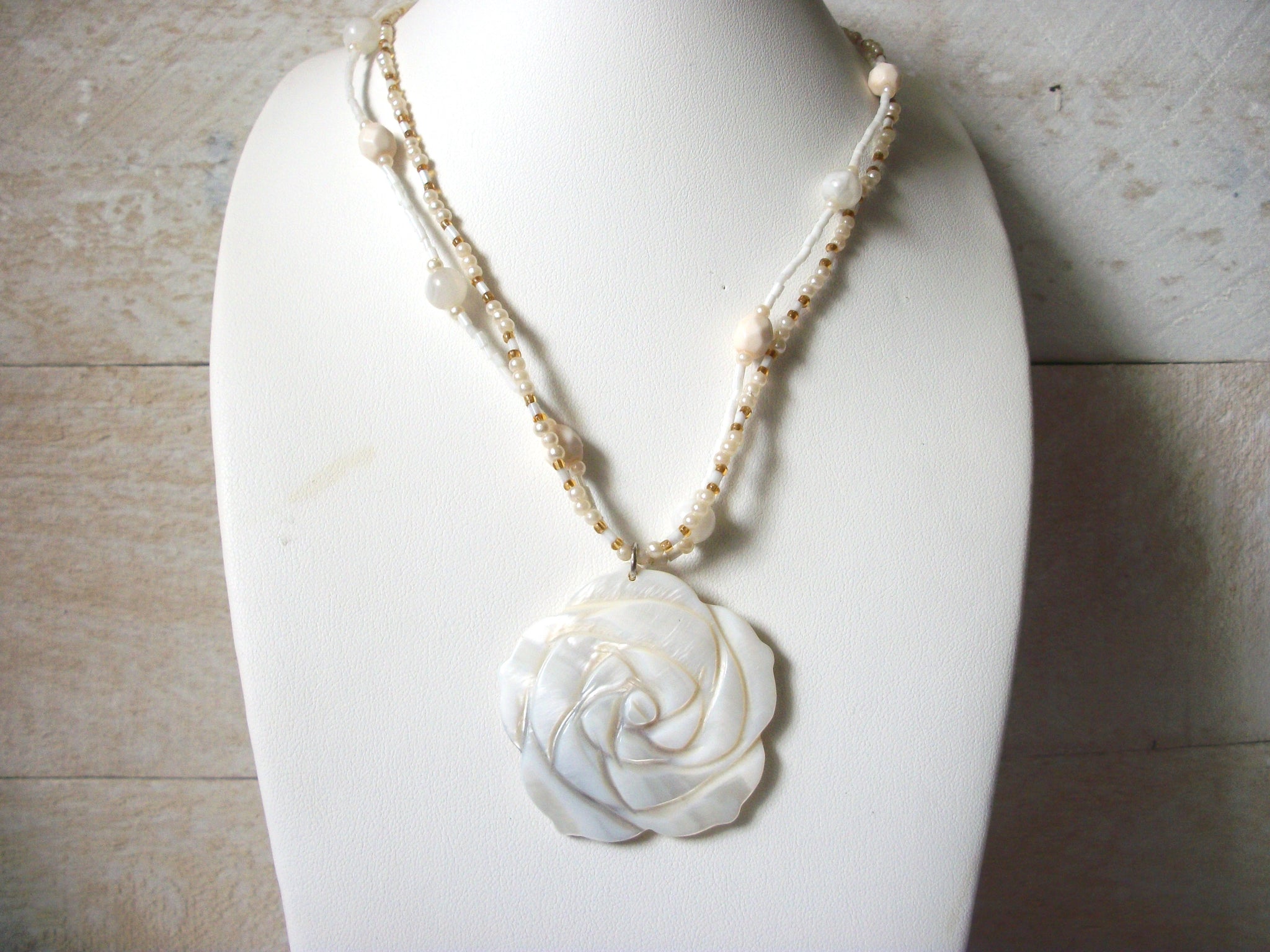 Vintage Mother Of Pearl Rose Necklace 50420
