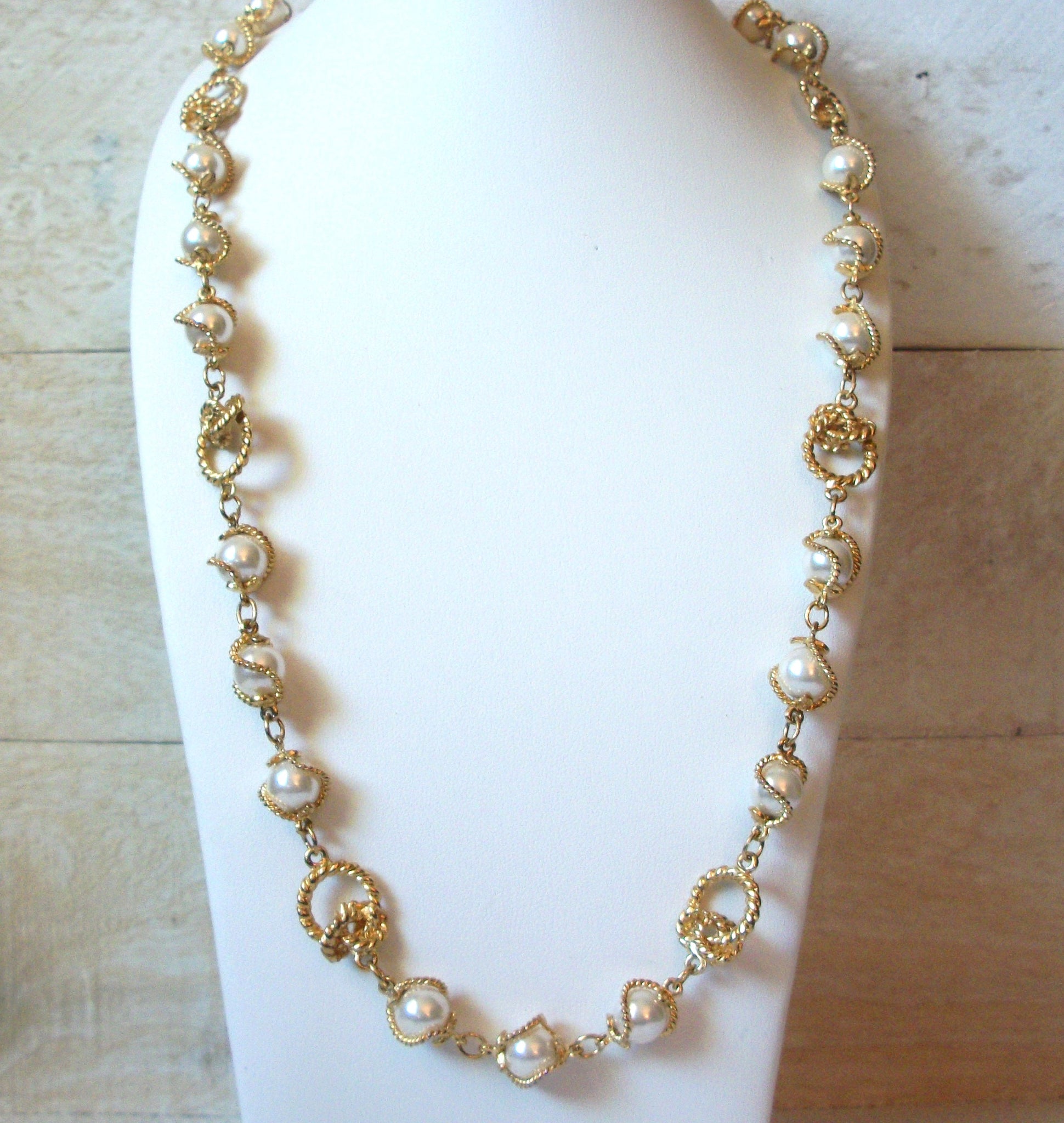 Vintage Glass Pearl Necklace 50720